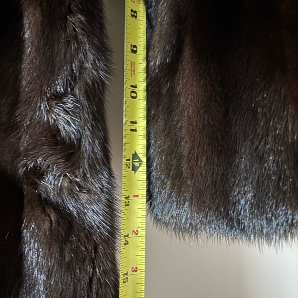 Bernice Krollman Vintage. MINK  Fur Coat
3/4 sleeves - Picture 5 of 7